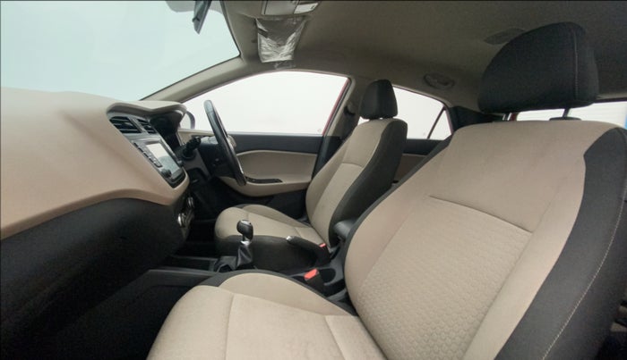 2017 Hyundai Elite i20 ASTA 1.2 (O), Petrol, Manual, 69,606 km, Right Side Front Door Cabin