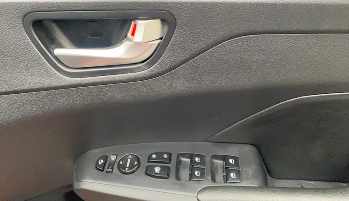 2020 Hyundai Verna SX (O) 1.0 TURBO DCT, Petrol, Automatic, 43,885 km, Driver Side Door Panels Control