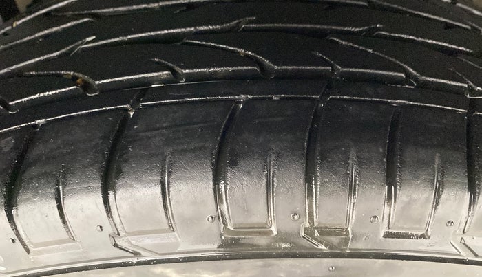 2021 Mahindra XUV300 W6 1.2 PETROL AMT, Petrol, Automatic, 19,551 km, Left Rear Tyre Tread