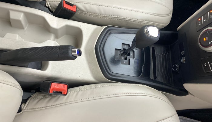 2021 Mahindra XUV300 W6 1.2 PETROL AMT, Petrol, Automatic, 19,551 km, Gear Lever