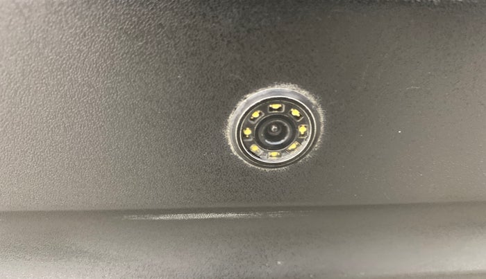 2021 Mahindra XUV300 W6 1.2 PETROL AMT, Petrol, Automatic, 19,551 km, Parking Camera