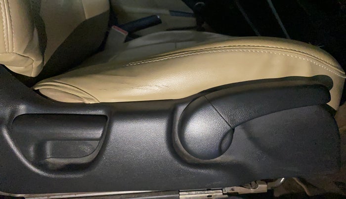 2017 Honda City 1.5L I-VTEC V MT, Petrol, Manual, 25,332 km, Driver Side Adjustment Panel