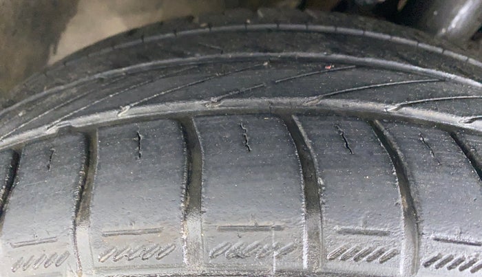 2015 Volkswagen Polo GT TSI 1.2 PETROL AT, Petrol, Automatic, 36,483 km, Left Front Tyre Tread