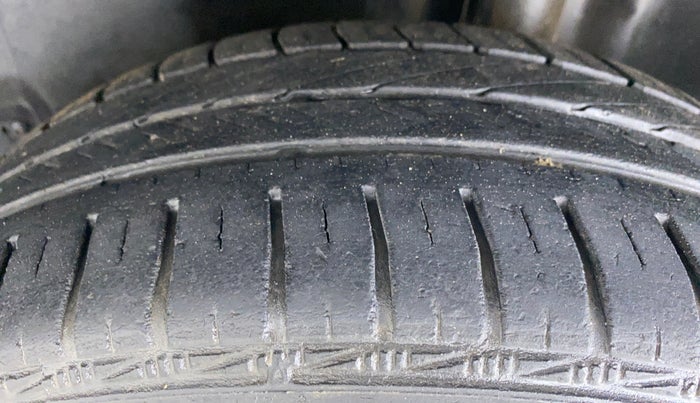 2015 Volkswagen Polo GT TSI 1.2 PETROL AT, Petrol, Automatic, 36,483 km, Left Rear Tyre Tread