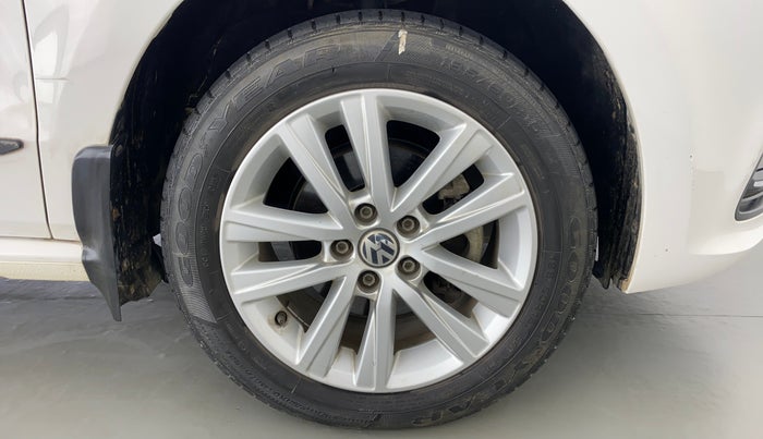 2015 Volkswagen Polo GT TSI 1.2 PETROL AT, Petrol, Automatic, 36,483 km, Right Front Wheel