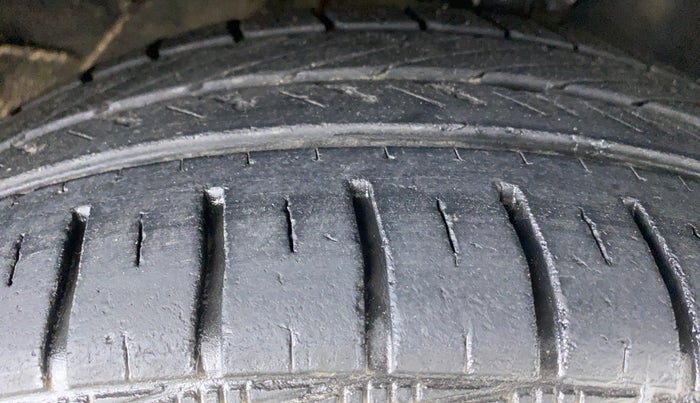 2015 Volkswagen Polo GT TSI 1.2 PETROL AT, Petrol, Automatic, 36,483 km, Right Front Tyre Tread