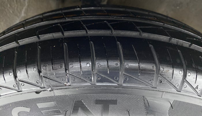 2019 Maruti Alto 800 VXI, Petrol, Manual, 39,668 km, Right Front Tyre Tread