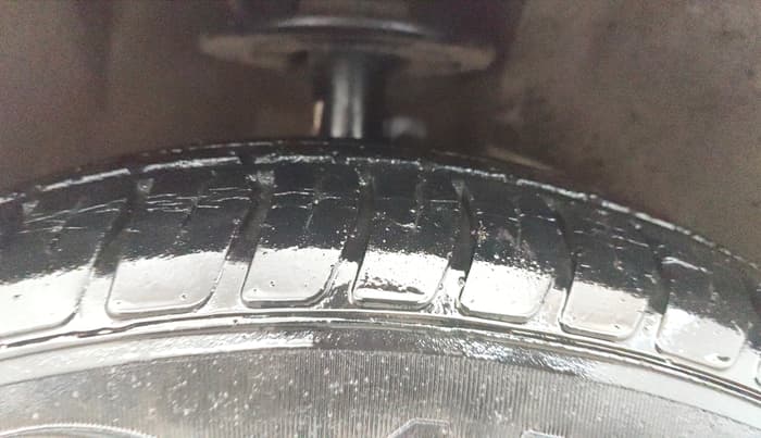 2018 Maruti Swift VXI AMT, Petrol, Automatic, 40,594 km, Right Front Tyre Tread