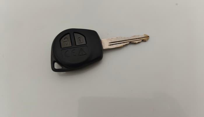2018 Maruti Swift VXI AMT, Petrol, Automatic, 40,594 km, Key Close Up