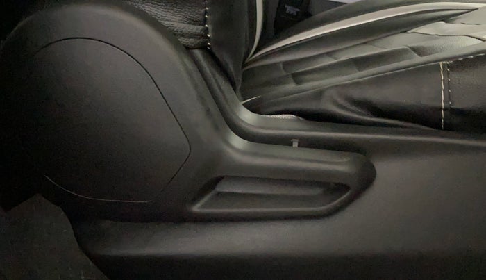 2021 Tata NEXON XM SUNROOF PETROL, Petrol, Manual, 79,628 km, Driver Side Adjustment Panel