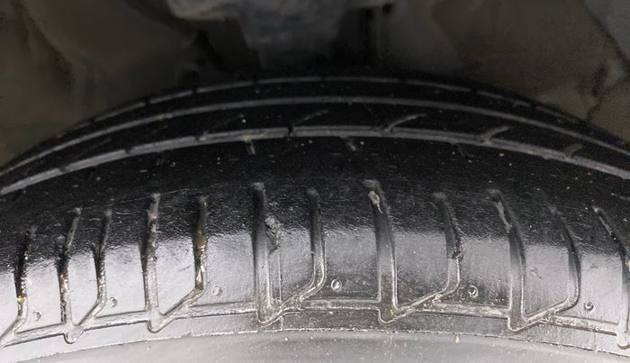 2016 Hyundai Verna 1.4 VTVT, Petrol, Manual, 71,487 km, Right Front Tyre Tread