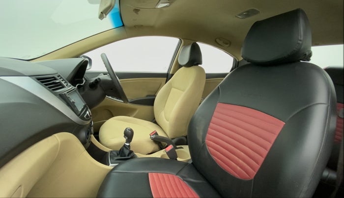 2016 Hyundai Verna 1.4 VTVT, Petrol, Manual, 71,487 km, Right Side Front Door Cabin