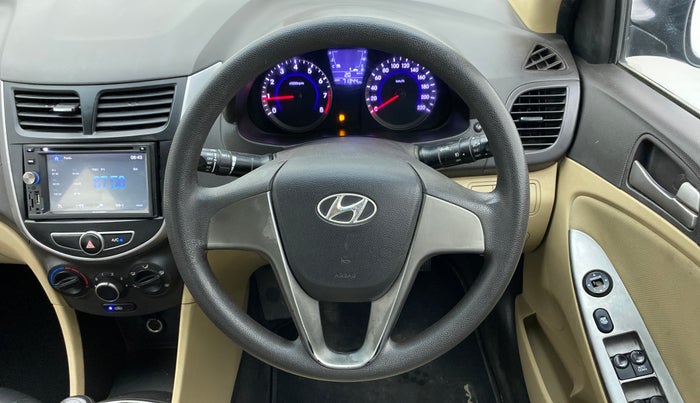 2016 Hyundai Verna 1.4 VTVT, Petrol, Manual, 71,487 km, Steering Wheel Close Up