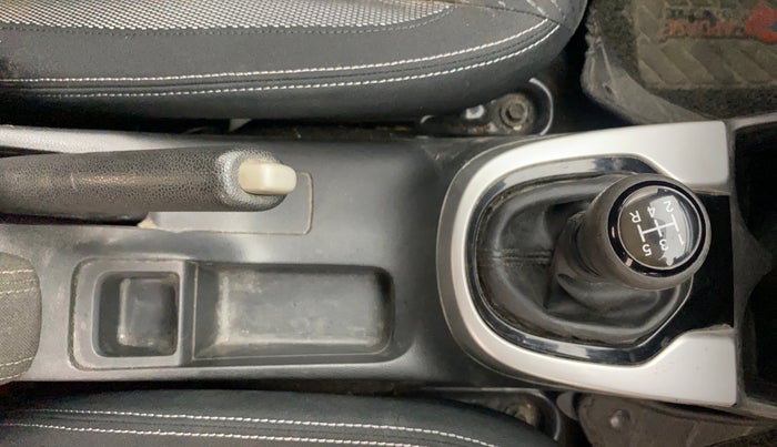 2017 Honda WR-V 1.2L I-VTEC VX MT, Petrol, Manual, 99,905 km, Gear Lever