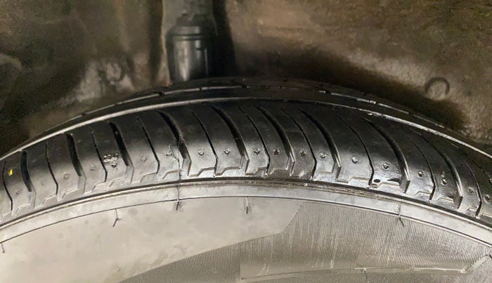 2017 Honda WR-V 1.2L I-VTEC VX MT, Petrol, Manual, 99,905 km, Right Rear Tyre Tread