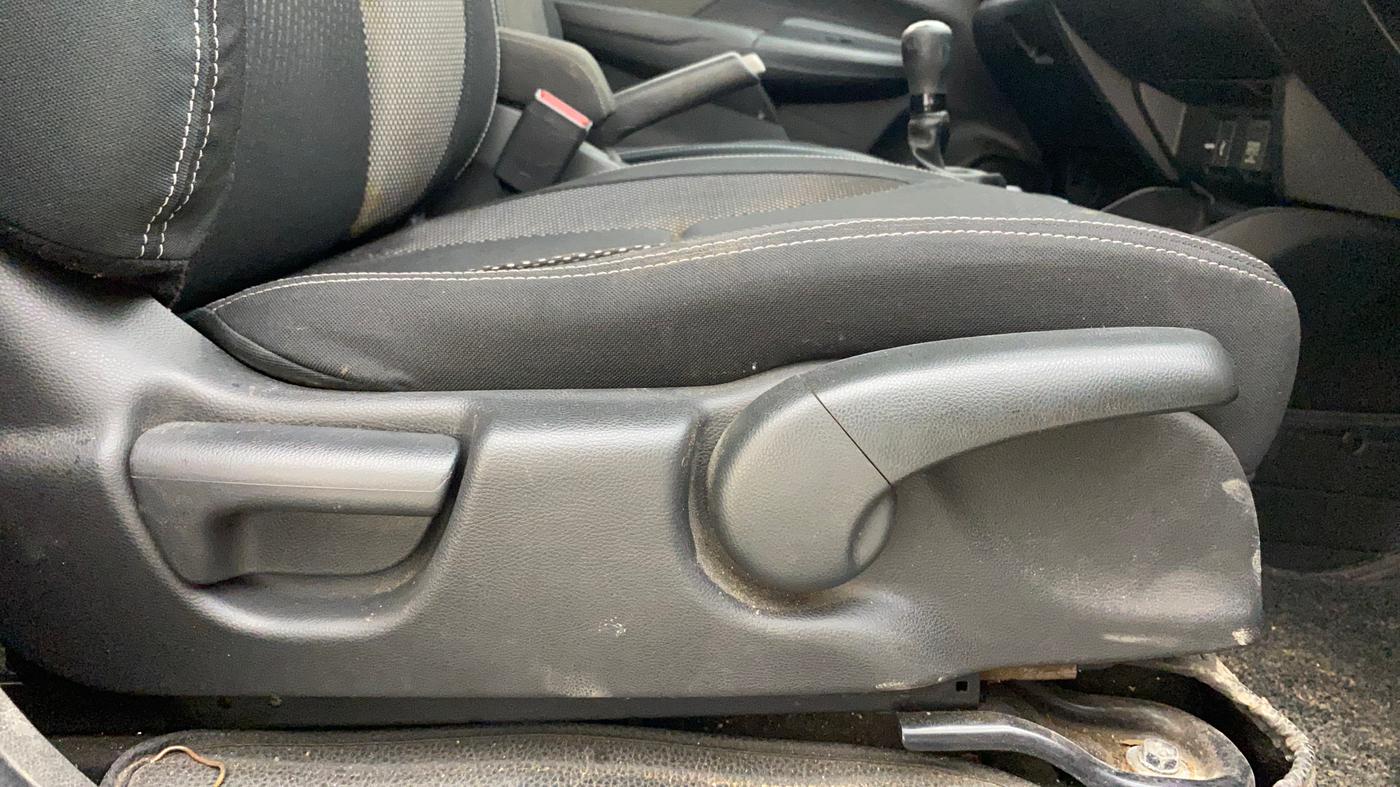2017 Honda WR-V 1.2L I-VTEC VX MT, Petrol, Manual, 1,00,165 km, Driver Side Adjustment Panel