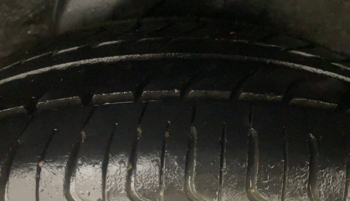 2012 Hyundai i20 MAGNA 1.4 CRDI, Diesel, Manual, 1,44,594 km, Left Rear Tyre Tread