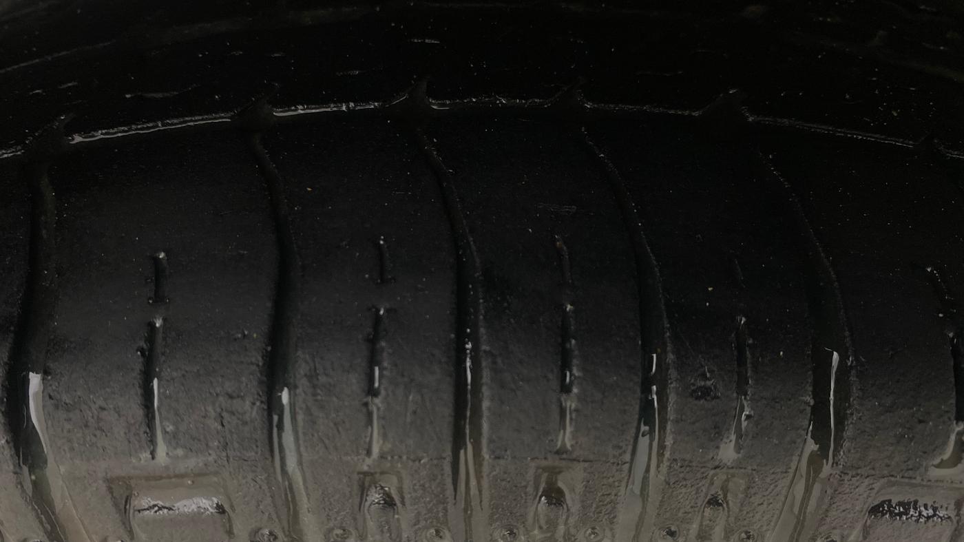 2014 Hyundai Eon ERA +, Petrol, Manual, 57,877 km, Right Rear Tyre Tread