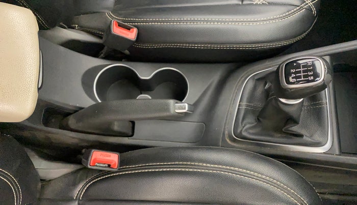 2022 Hyundai Verna SX 1.5 VTVT, Petrol, Manual, 76,406 km, Gear Lever