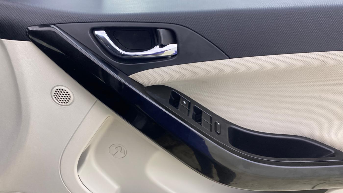 2021 Tata NEXON XZ PLUS PETROL SUNROOF, Petrol, Manual, 51,343 km, Driver Side Door Panels Control