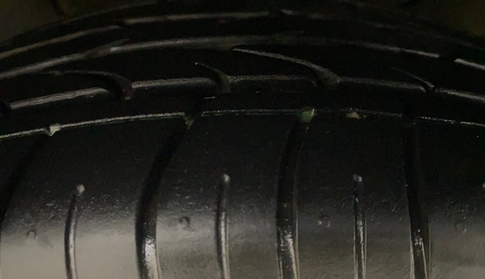 2017 Hyundai Creta SX PLUS AT 1.6 PETROL, Petrol, Automatic, 1,08,638 km, Left Front Tyre Tread