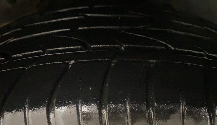 2017 Hyundai Creta SX PLUS AT 1.6 PETROL, Petrol, Automatic, 1,08,638 km, Right Rear Tyre Tread