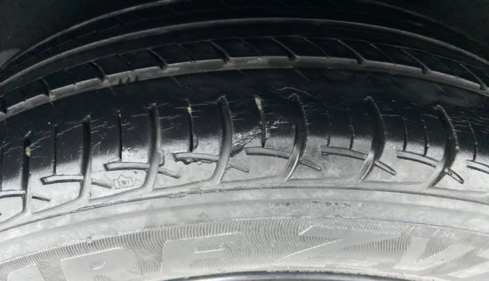 2016 Maruti Baleno DELTA DDIS 190, Diesel, Manual, 64,198 km, Right Front Tyre Tread