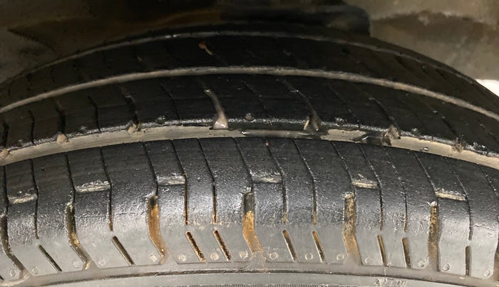 2018 Maruti Eeco 5 STR WITH AC PLUSHTR, Petrol, Manual, 49,951 km, Right Front Tyre Tread