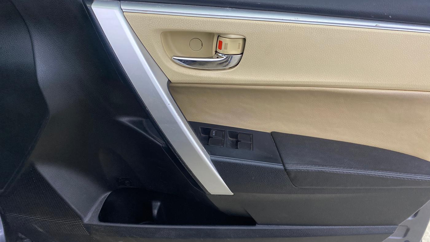 2018 Toyota Corolla Altis G CVT PETROL, Petrol, Automatic, 57,583 km, Driver Side Door Panels Control