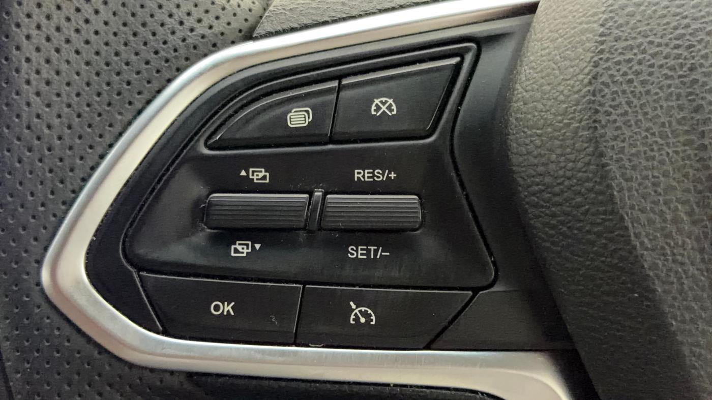 2024 MG HECTOR PLUS SHARP PRO 1.5 PETROL TURBO CVT 6 STR, Petrol, Automatic, 37,281 km, Adaptive Cruise Control