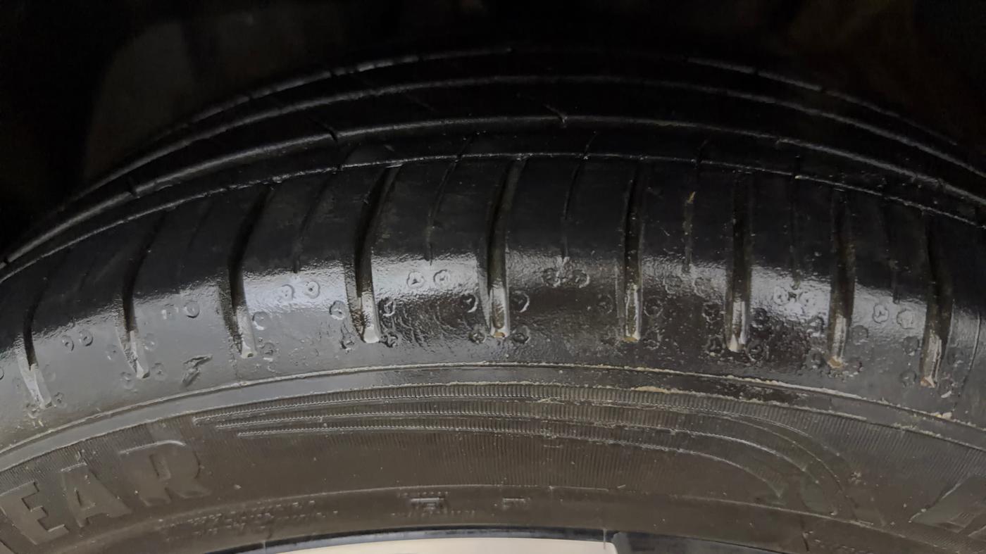 2024 MG HECTOR PLUS SHARP PRO 1.5 PETROL TURBO CVT 6 STR, Petrol, Automatic, 37,281 km, Left Front Tyre Tread