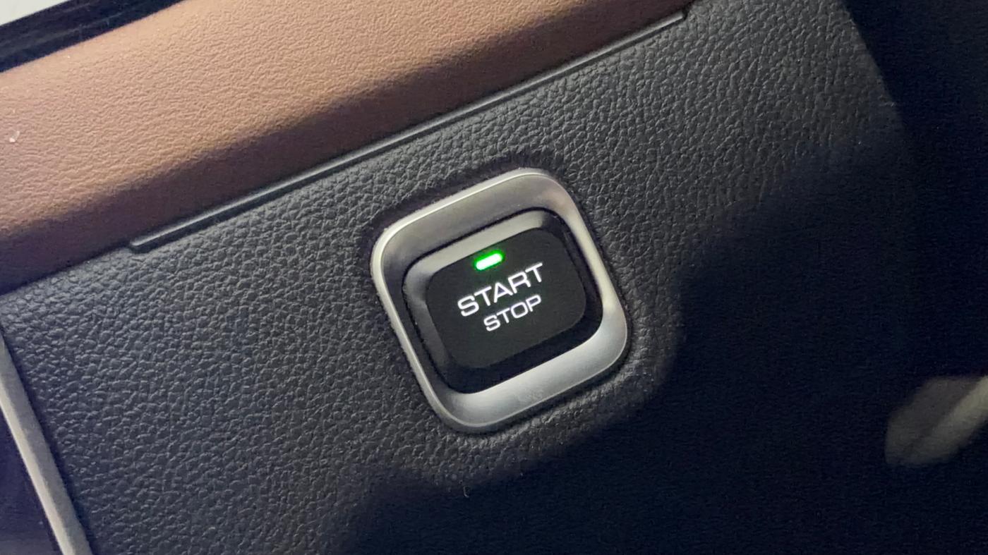 2024 MG HECTOR PLUS SHARP PRO 1.5 PETROL TURBO CVT 6 STR, Petrol, Automatic, 37,281 km, Keyless Start/ Stop Button