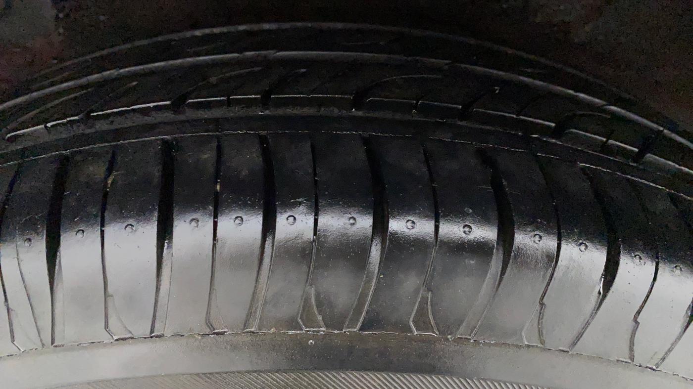2010 Hyundai i20 MAGNA O 1.2, Petrol, Manual, 38,503 km, Right Front Tyre Tread