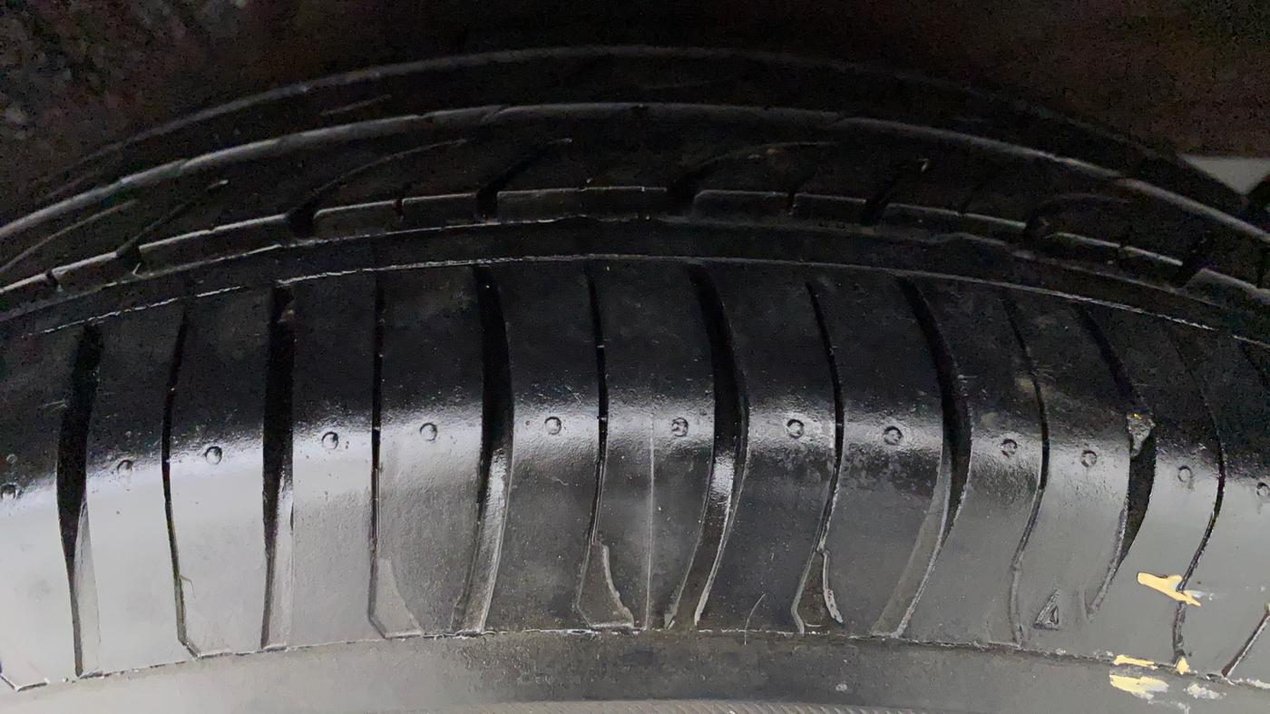 2010 Hyundai i20 MAGNA O 1.2, Petrol, Manual, 38,503 km, Left Front Tyre Tread