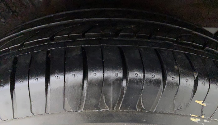 2010 Hyundai i20 MAGNA O 1.2, Petrol, Manual, 38,503 km, Left Front Tyre Tread