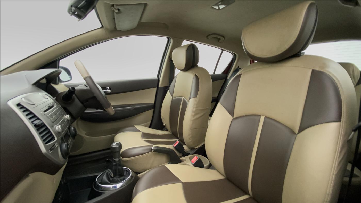 2010 Hyundai i20 MAGNA O 1.2, Petrol, Manual, 38,503 km, Right Side Front Door Cabin