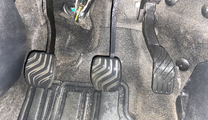 2022 Nissan MAGNITE XV PREMIUM, Petrol, Manual, 42,189 km, Pedals