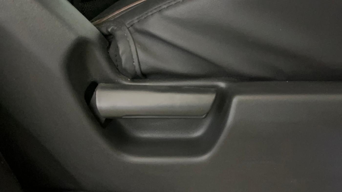 2025 Maruti JIMNY ALPHA ALL GRIP PRO AT, Petrol, Automatic, 6,267 km, Driver Side Adjustment Panel