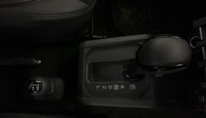 2025 Maruti JIMNY ALPHA ALL GRIP PRO AT, Petrol, Automatic, 6,267 km, Gear Lever