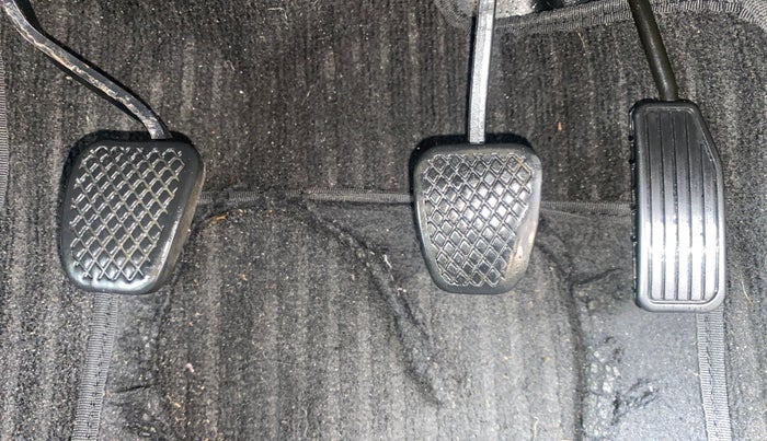 2014 Honda Mobilio 1.5L I-DTEC S, Diesel, Manual, 74,900 km, Pedals