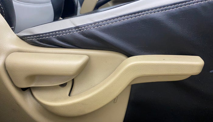 2014 Honda Mobilio 1.5L I-DTEC S, Diesel, Manual, 74,900 km, Driver Side Adjustment Panel