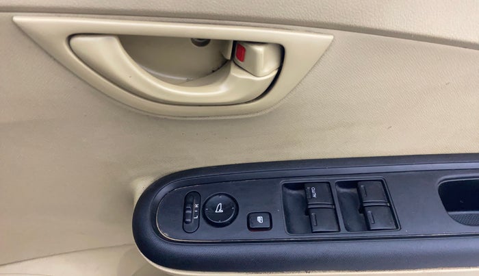 2014 Honda Mobilio 1.5L I-DTEC S, Diesel, Manual, 74,900 km, Driver Side Door Panels Control