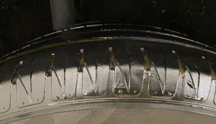 2019 Maruti Vitara Brezza ZDI PLUS AMT, Diesel, Automatic, 83,559 km, Right Rear Tyre Tread