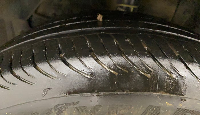 2019 Maruti Vitara Brezza ZDI PLUS AMT, Diesel, Automatic, 83,559 km, Left Front Tyre Tread