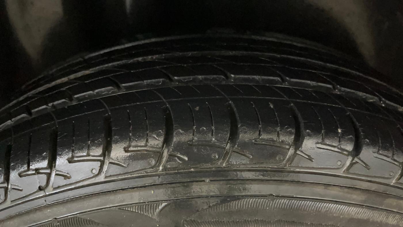 2016 Volkswagen Ameo COMFORTLINE 1.2L, Petrol, Manual, 54,222 km, Right Rear Tyre Tread