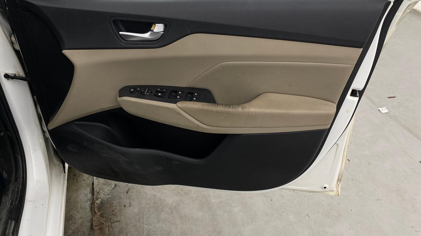 2021 Hyundai Verna SX (O) 1.5 VTVT IVT, Petrol, Automatic, 74,606 km, Driver Side Door Panels Control