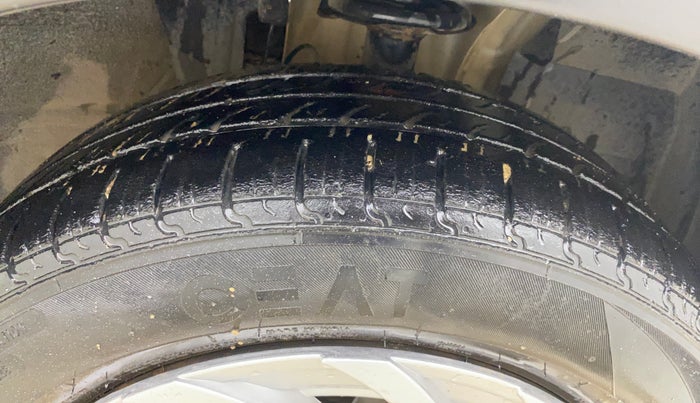 2021 Renault TRIBER RXZ AMT, Petrol, Automatic, 45,081 km, Right Front Tyre Tread