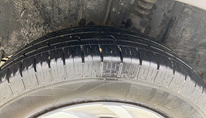 2021 Renault TRIBER RXZ AMT, Petrol, Automatic, 45,081 km, Left Rear Tyre Tread