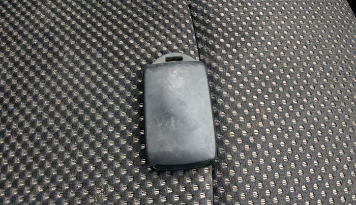 2021 Renault TRIBER RXZ AMT, Petrol, Automatic, 45,081 km, Key Close Up