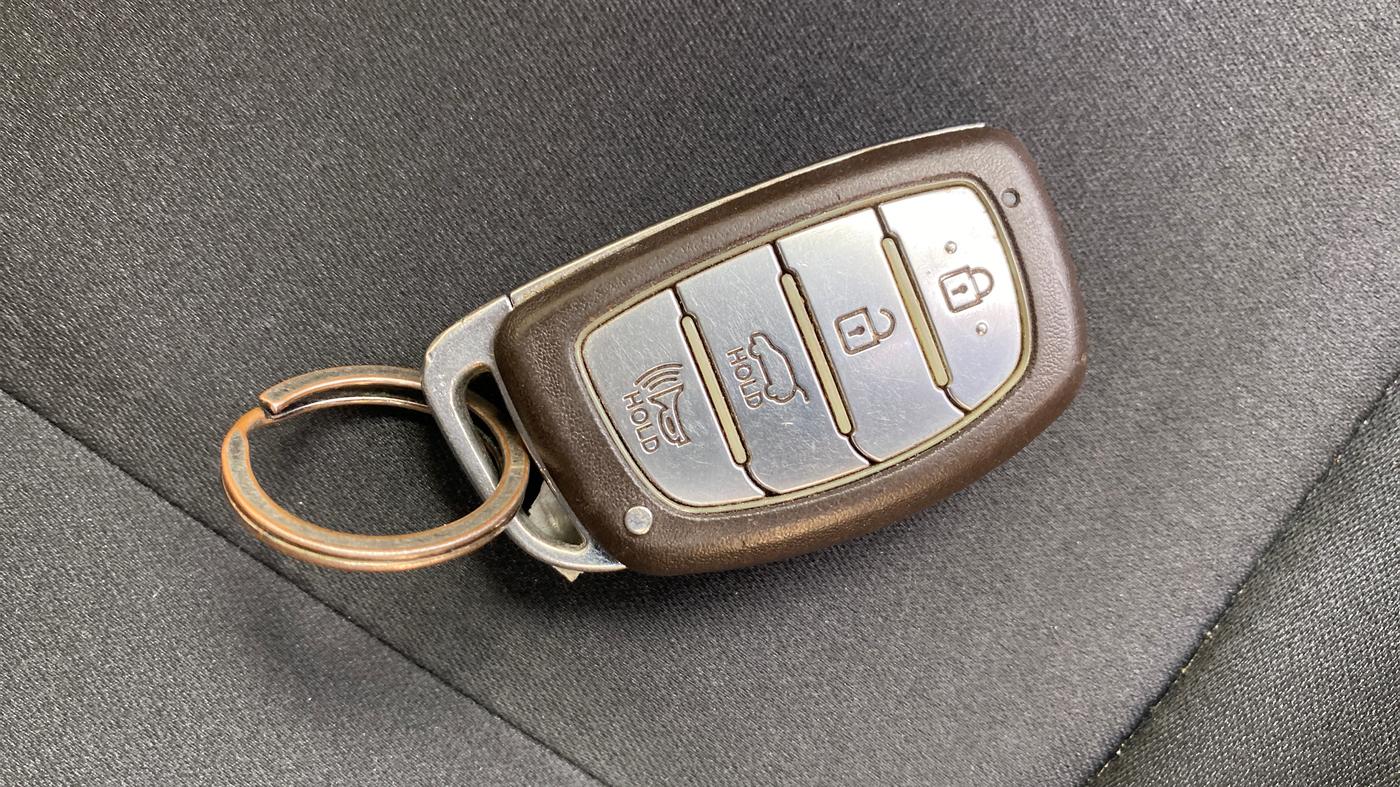 2021 Hyundai NEW I20 ASTA 1.2 MT, Petrol, Manual, 54,806 km, Key Close Up